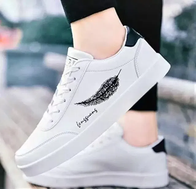 Sneakers for Men (White, 7)
