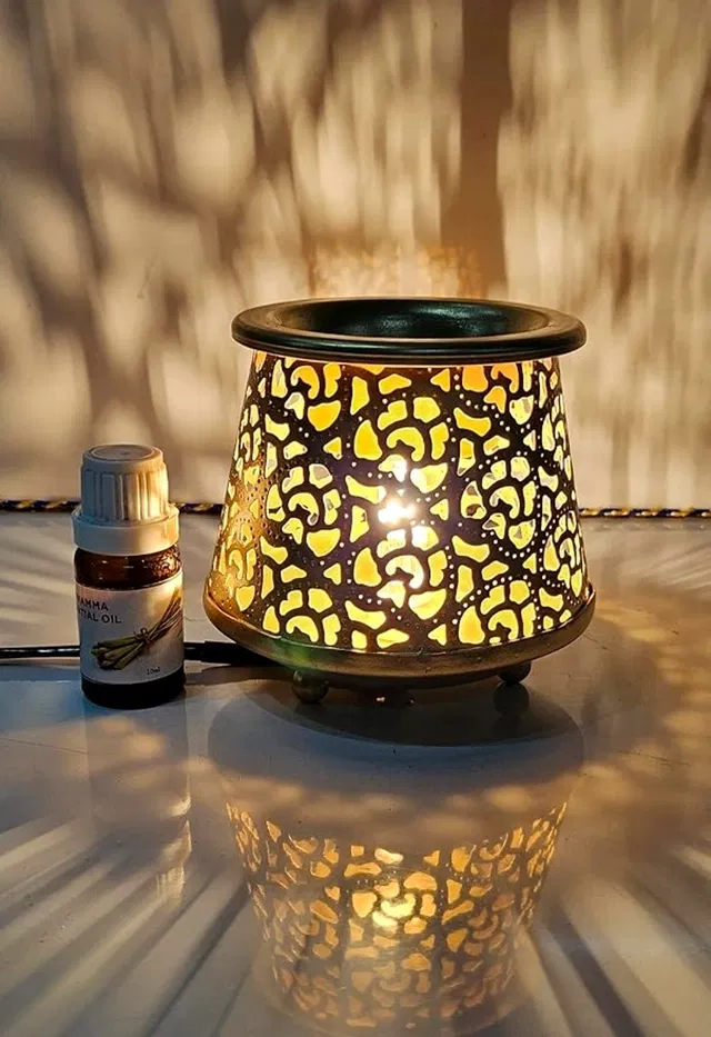 Metal Decorative Electric Moroccan-Style Oil Burner with Oil (10 ml) (Gold, Set of 1)