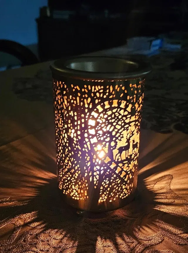 Metal Decorative Electric Moroccan-Style Oil Burner with Oil (10 ml) (Gold, Set of 1)
