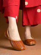 Shoetopia Brown Printed Punjabi Jutti 