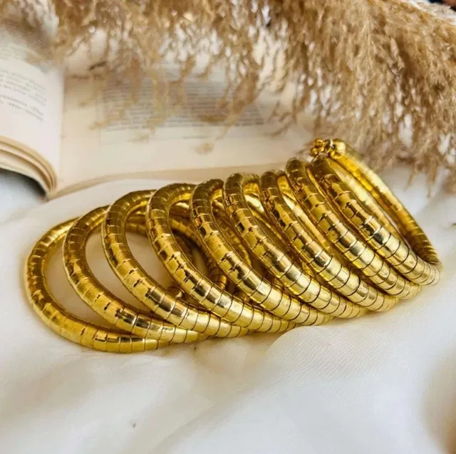 Alloy Spiral Bangle Bracelet for Women (Gold)