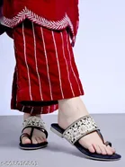 Shoetopia Solid Flat Sandals - Black 