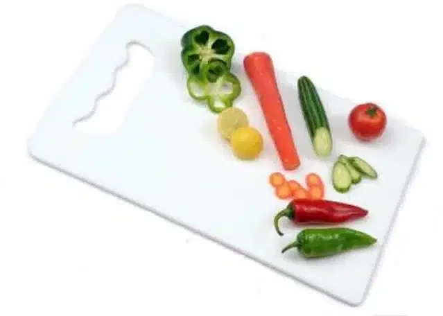 Plastic Vegetable Cutting Board (White, 20x15 cm)