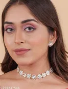 Sleek Kundan Necklace with small flower Studds for Women 