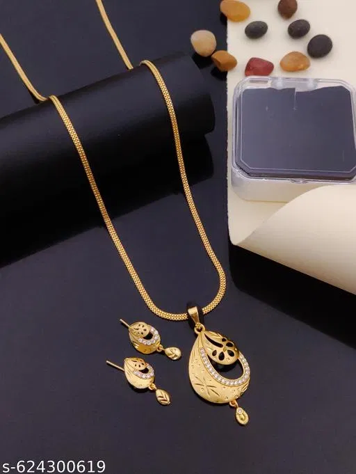 Pendant with Chain for Women (Gold)