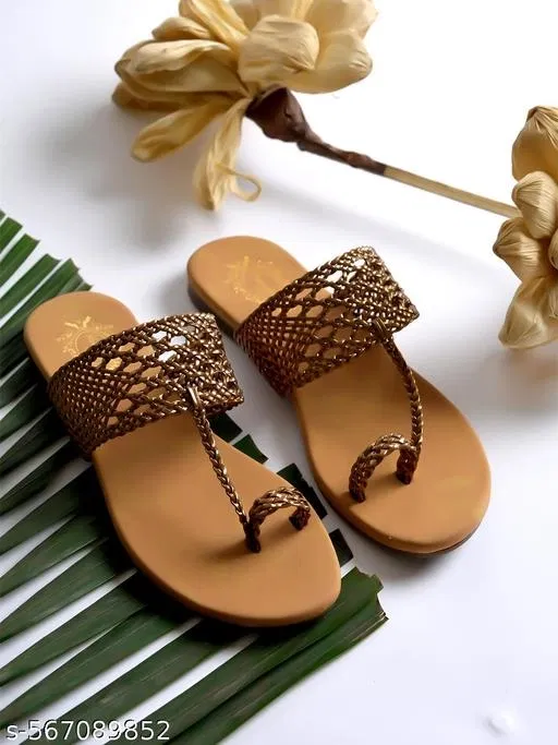Shoetopia Girls Flat Sandals Brown Size 4.0