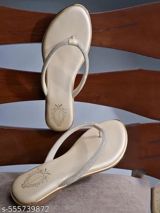 Shoetopia Girls Embellished Flat Sandals - Gold Size 4.0