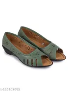 Juttis for Women (Green, 3)