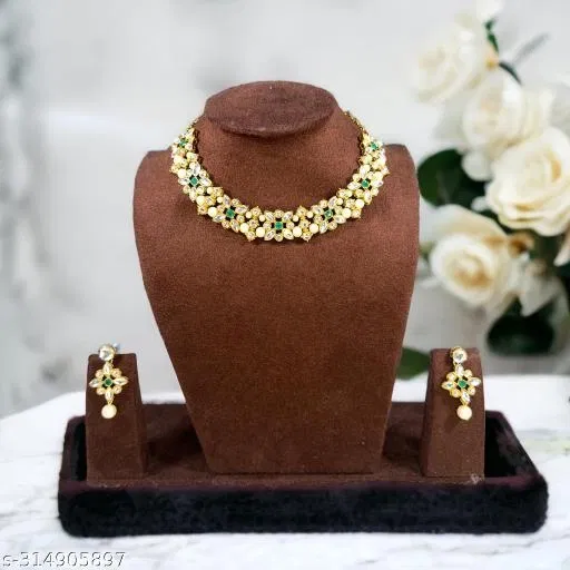 Beautiful Handcrafted Kundan Necklace Set for Women, Green