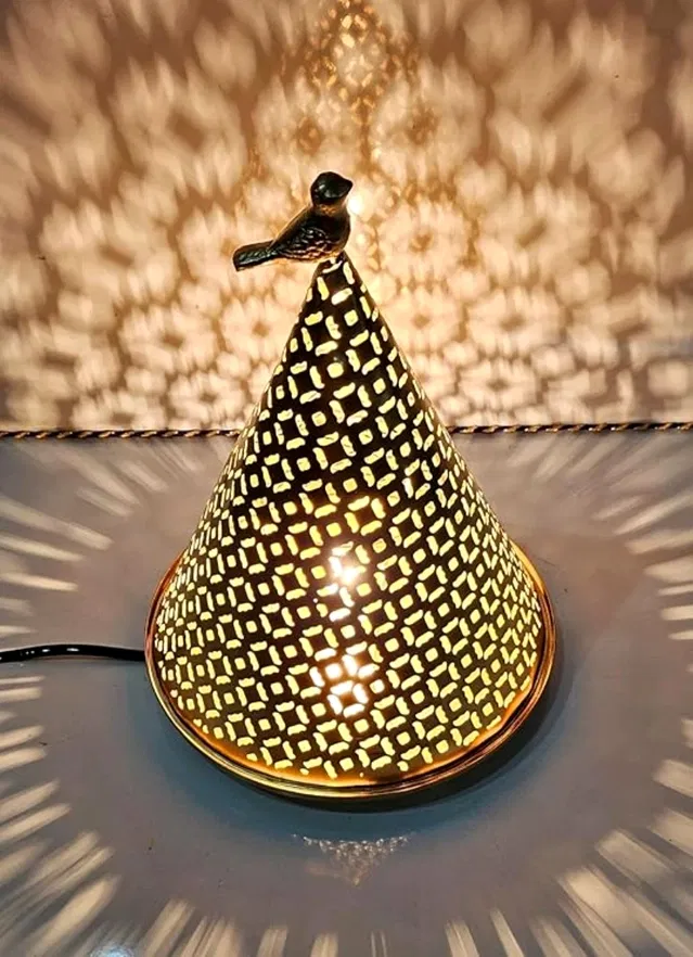 Metal Decorative Electric Moroccan-Style Oil Burner with Oil (10 ml) (Gold, Set of 1)