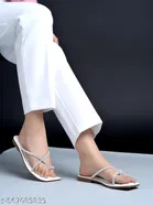 Shoetopia Girls Embellished Flat Sandals White Size 8.0