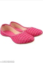 Juttis for Women (Pink, 4)