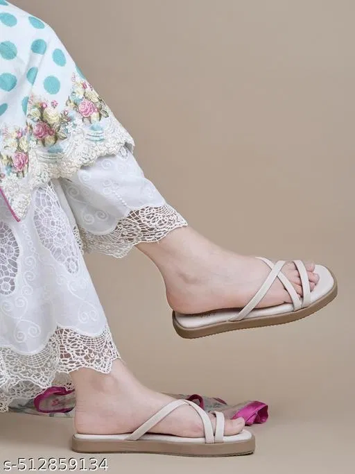Shoetopia Solid White Flat Sandals (Size: IND-6)
