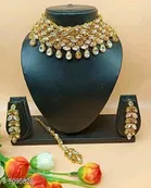 Trendy Women's Jewellery Set