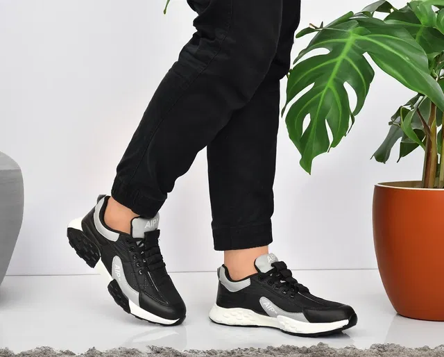 Sneakers for Men (Black & White, 9)
