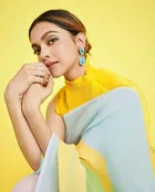 सिद्धिदाता विमेंस फुल क्रस्ड डिजिटल प्रिंटेड प्योर जॉर्जेट साड़ी विद अन-स्टीट्च्ड ब्लाउज पीस 