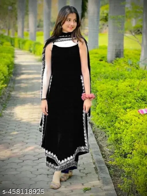 Charvi Alluring Kurta Set for Women (Black, L)