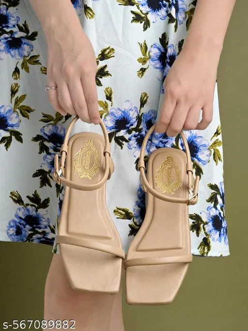 Shoetopia Girls Flat Sandals Size 7.0 Beige