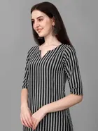 Women Cotton Blend Striped Kurta 