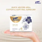 फेमिस सुपर सॉफ्ट अल्ट्रा थिन सैनिटरी पैड्स 