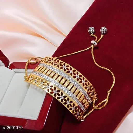 Fancy Alloy Bracelet for Women, Free Size