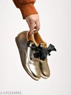 Shoetopia Sneakers 