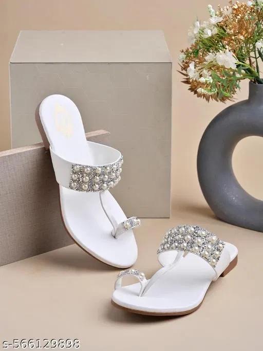 Shoetopia Girls Embellished Flat Sandals White Size 5