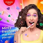 कोलगेट मैक्सफ्रेश रेनबो फ्रेश टूथपेस्ट विद हार्ट कूलिंग क्रिस्टल्स 100 g