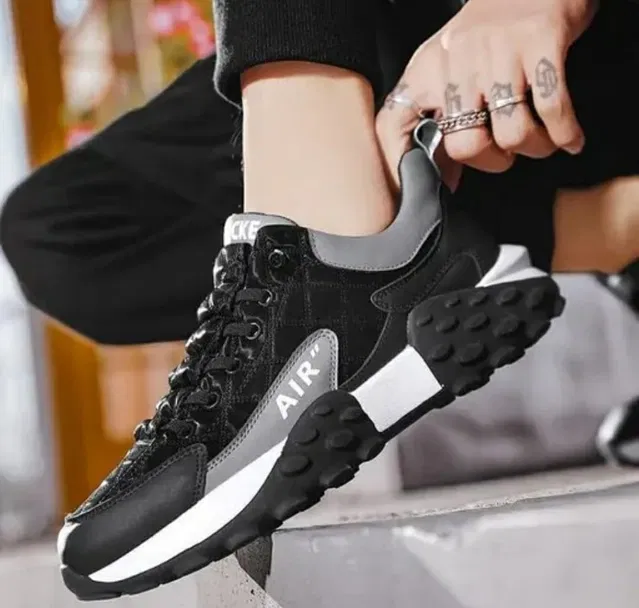 Casual Shoes for Men (Black, 7)