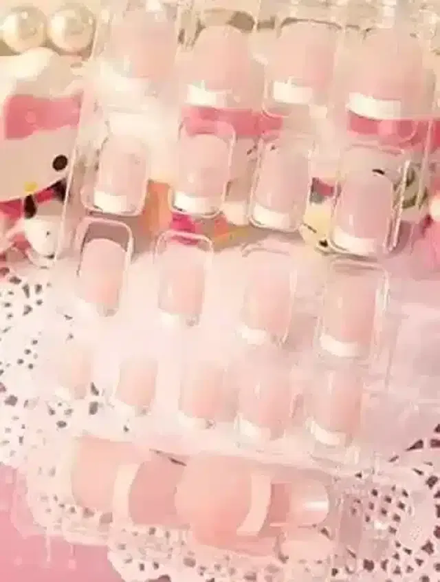 Pallavi Trading Artificial Nails With Glue