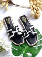 Shoetopia Girls Textured Flat Sandals Black Size 5
