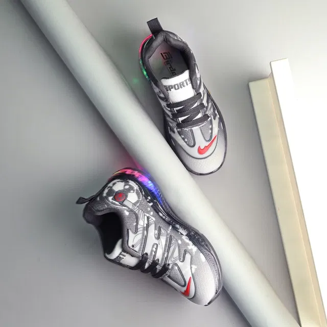 Lighting Sports Shoes for Kids (Grey & White, 4)