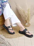 Shoetopia Solid Sandals Black Size 3
