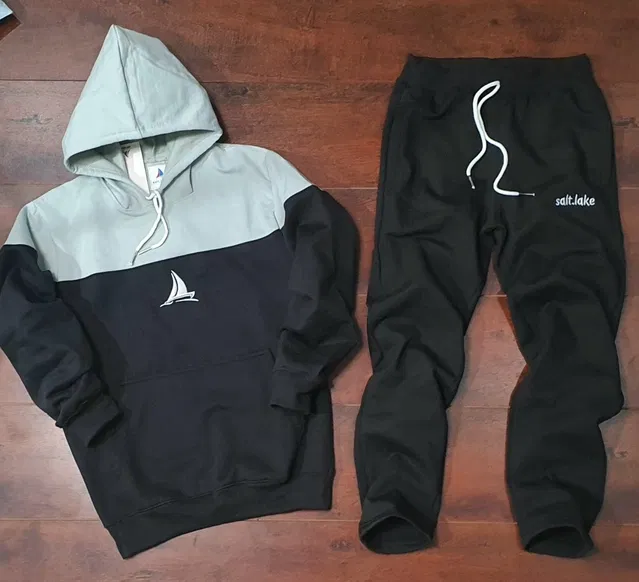 Fleece Colorblocked Tracksuit for Men (Black & Grey, XL)