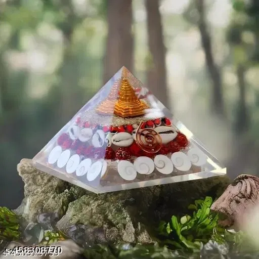 Orgone Gomti Chakra Shree Yantra Pyramid with Chirmi Seeds (Multi, 1)