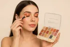 Spectrum Vibe 18-Color Eye Shadow Palette 