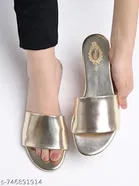 Shoetopia Flat White Size 6.0