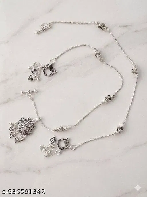 Elegant Anklets for Women (Silver, Free Size)