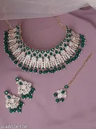 Feminine Glittering Jewellery Set for Women 