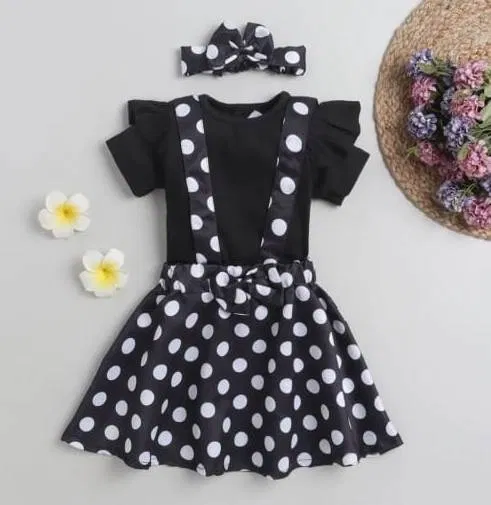 Cotton Blend Printed Dungaree Clothing Set with Hairband for Girls (Black, 1-2 Years)