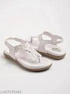 Shoetopia Girls White Sandals Size 4.0