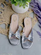 Shoetopia Girls Solid Flat Sandals Silver Size 5