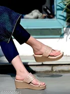 Shoetopia Embellished Sandals Cream Size 4