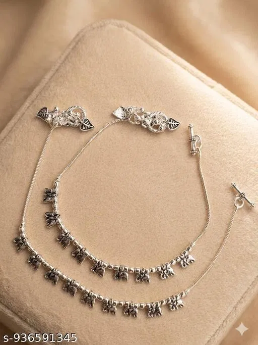 Elegant Anklets for Women (Silver, Free Size)