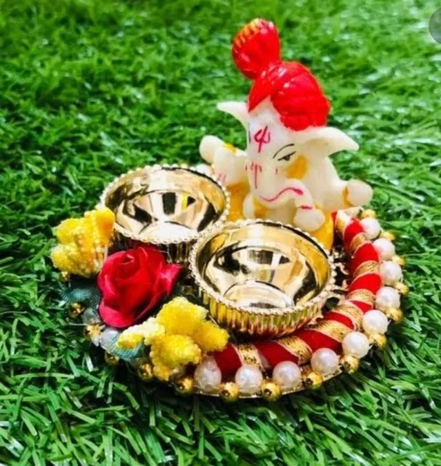 Metal Decorative Ganpati Haldi Kumkum Stand with 2 Roli Chawal Holder, Multicolor