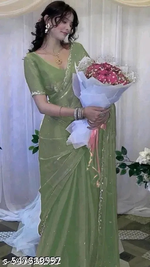 Jimmy Choo Solid Saree For Women, Green