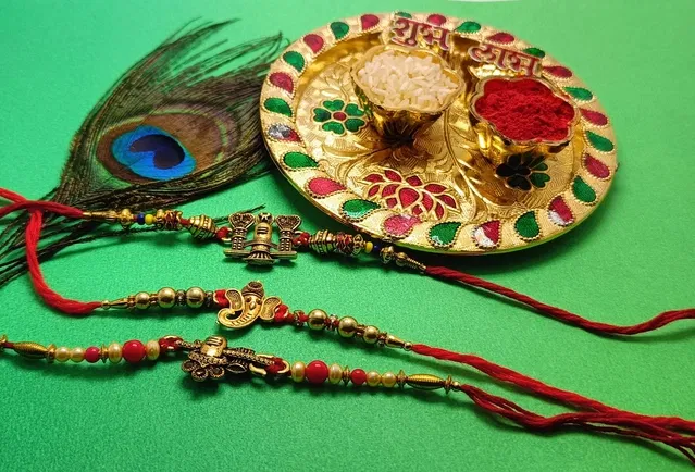 Combo of 3 Pcs Rakhi with 4.5 inch Plate (Multicolor, Set of 1)