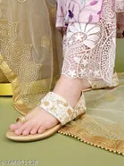 Shoetopia Flat Cream Embellished Size 6.0