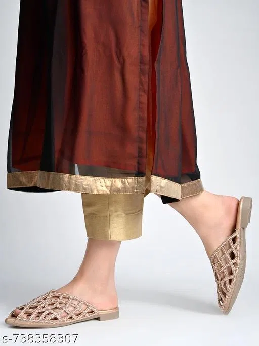 Shoetopia Pink Embellished Juttis & Mojaris (IND-6)