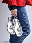 Shoetopia Girls Flat Sandals Silver Size 6.0